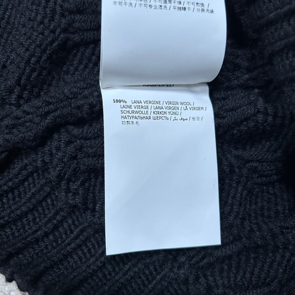 Moncler Virgin Wool Turtleneck Poncho Cape Sweater in Black Size Medium - Picture 13 of 13